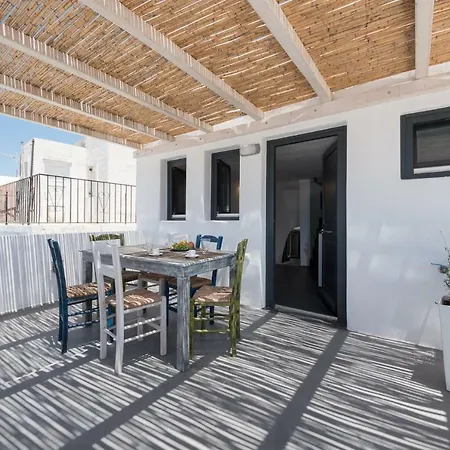 The Luna Villa Emporio (Santorini)
