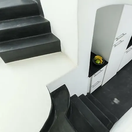 The Luna Villa Emporio (Santorini)